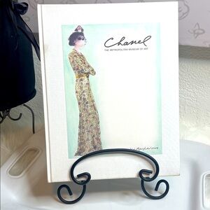 CHANEL Metropolitan Museum Of Art Book Harold Koda